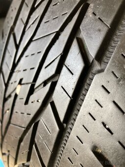 Letné pneu 2ks 215/65R16 viem aj prezuť - 2