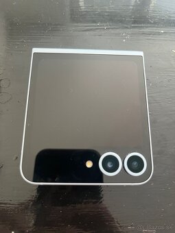 Samsung galaxy Z Flip 6 256GB - 2