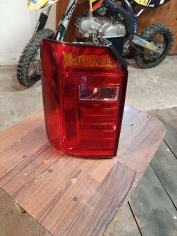 Zadne lave svetlo vw caddy - 2