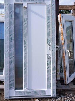 Predám vchodové dvere - 2