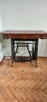 Predám starožitný šijací stroj Bobbin - 2