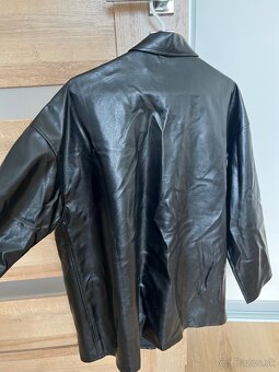 Dámsky čierny kožený kabát - 2