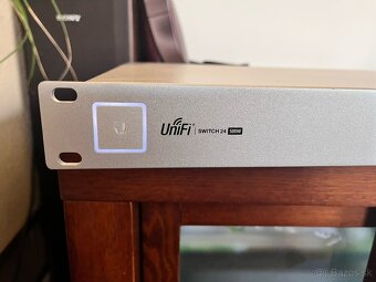 Switch Ubiquiti UNIFI US-24-500W - 2