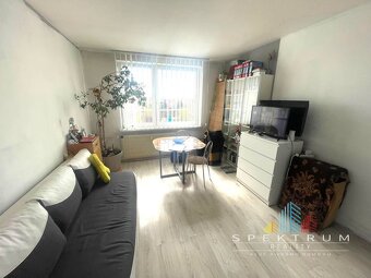 Exkluzívne na predaj pekný 2,5 izbový byt v Bánovciach n/B- - 2