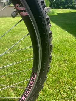 Dievčenský bicykel 24” - 2