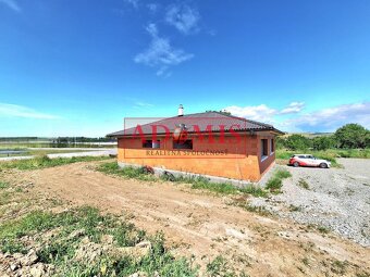 Predáme 5izbový tehlový bungalov 725m2 Ruskov, komora,tepelk - 2