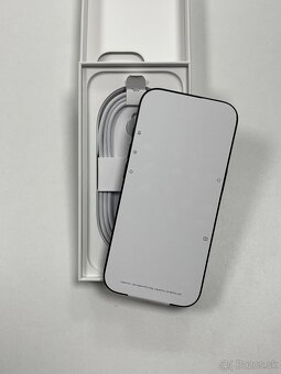 Apple iPhone 16 Pro 128GB - 2