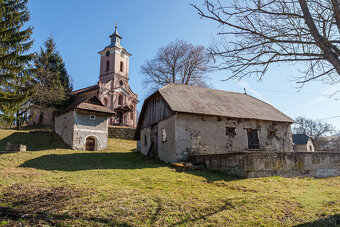 Hospodárska budova s pivničným domčekom a malým jazierkom - - 2