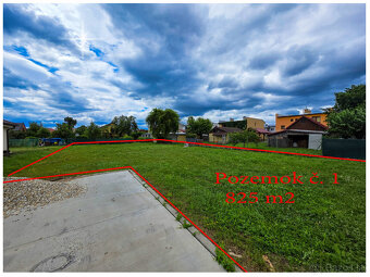 SLNEČNÝ STAVEBNÝ POZEMOK / HRONSEK / ROVINATÝ / 825 m2 - 2