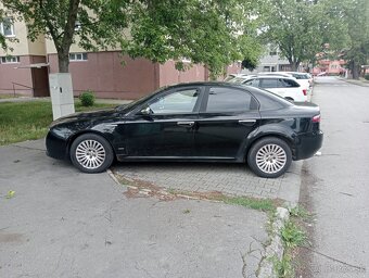 Predám Alfa Romeo 159 1.9 jtdm 88kw.Na náhradné dliely. - 2