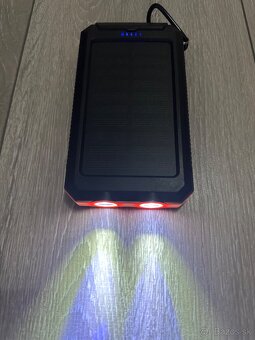 Powerbanka solárna nabíjačka predám - 2