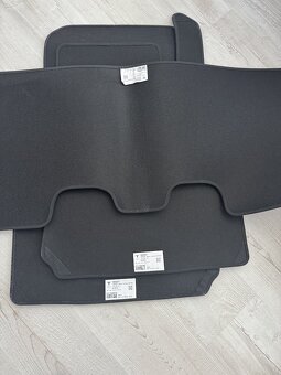 Tesla model Y rohoze / koberce original nove - 2