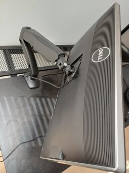 DELL U2713HM Ultrasharp 2K - 27" palcovy - 2