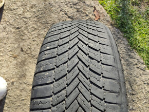 celorocna pneumatika 205/55R16 - 2