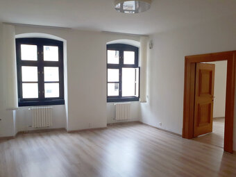 Prenajmeme 2 - kanceláriu v historickom centre Bratislavy - 2