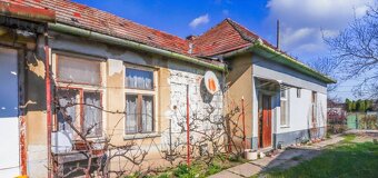 Veľký pozemok so starším rodinným domom na predaj - 2