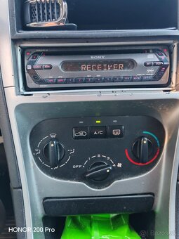 PEUGEOT 307 1.4 16V 65KW COMFORTLINE - 2