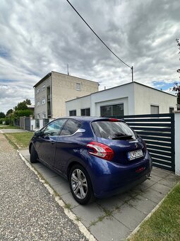 Peugeot 208 Allure, Panorama - 2