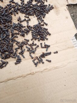 Staré nity.klince na podkovy.kluce - 2