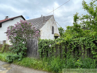 Pozemok 380 m2 so starším domom 55m2 so začatou rekonštruk - 2