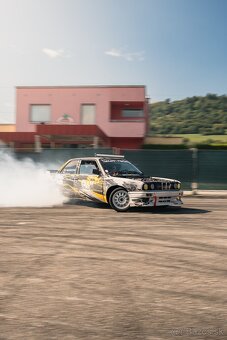 BMW e30 coupe - 2