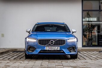 Volvo V90 D4 2.0L R-Design AWD A/T - 2