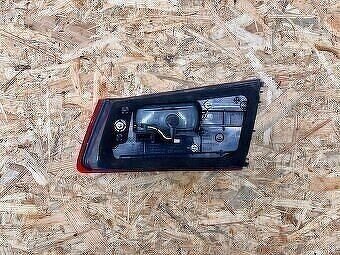 Zadné ľavé svetlo BMW M5 - 2