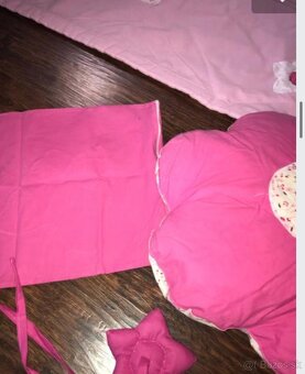 Ružový prehoz na posteľ pre dievčatko - 2