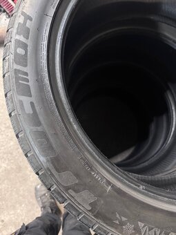275/45R21 110V - 2