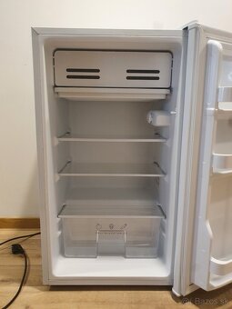 Chladnička s mrazničkou Hyundai. - 2