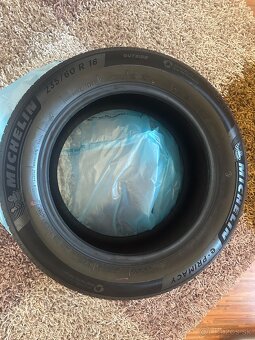 Michelin E PRIMACY 235/60 R 18. - 2