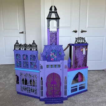 Monster high haunted high school - 2