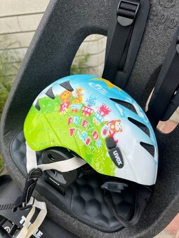 Thule cyklosedacka + prilba Uvex v cene - 2