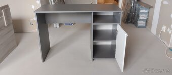 Predám písací stolík. Rozmery 110 x50x75. Cena 35 eur. - 2