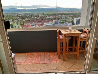 Priestranný 4-izbový byt-97 m², sídlisko 1.mája blok I - 2
