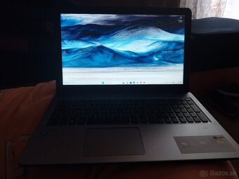 predám notebook asus a rgb gaming klávesnicu - 2