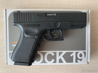 Vzduchova pistol Glock 19 - 2