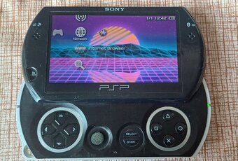 PlayStation PSP Go – výborný stav - 2