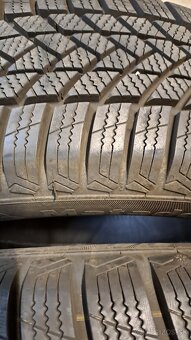 Predám 2ks skoro nové zimné 185/60r15-88T Matador - 2
