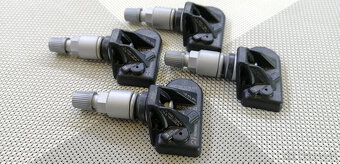 100% originálny TPMS senzor tlaku v pneumatike pre MERCEDES - 2