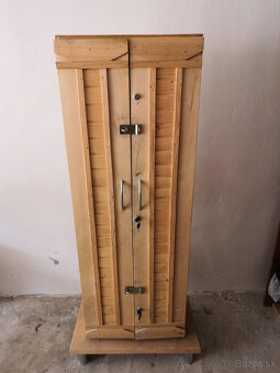 Predám novú drevenú skrinu na dlhé 5. ks zbraní a iné.... - 2