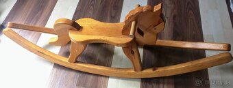 HOJDACI masivny dreveny konik, predlzeny - 2