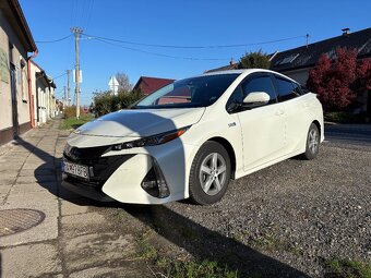 Toyota Prius PHV - 2