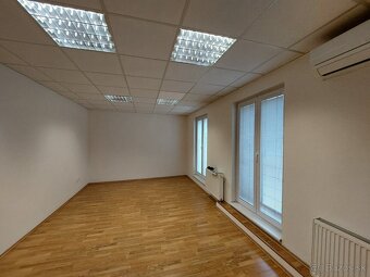 Prenájom kancelárske priestory od 20m2 pri Europe BBystrica - 2