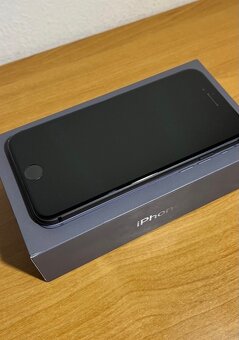 iPhone 8 128GB. - 2