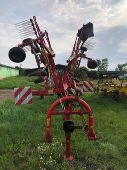 Zhrabovač Pőttinger eurotop 651 - 2