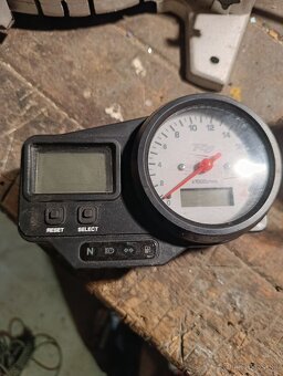 Predám tachometer - 2