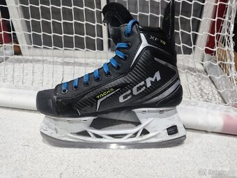Predám korčule CCM Tack XF70, - 2