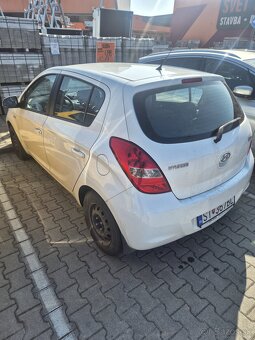 i20....2010 ..benzin - 2