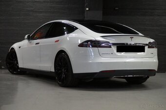 TESLA MODEL S P85 - 2